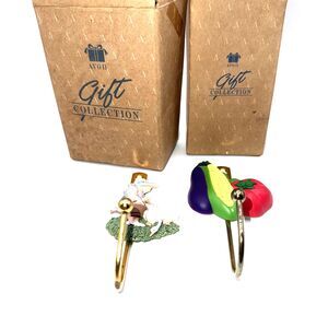 2 Vintage Avon Vegetable Theme Corn, Tomato & Eggplant And Pepper Wall Hooks